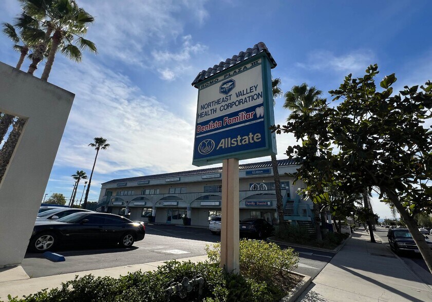 More Photos Of 1160-1172 N MacLay Ave, San Fernando Office For Lease