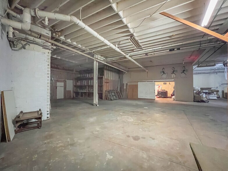 More Photos Of 222 E Bridge St, Morrisville Light Distribution For Sale