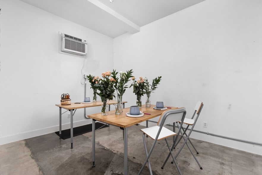 More Photos Of 508 E 53rd St, Austin Loft Creative Space For Sale