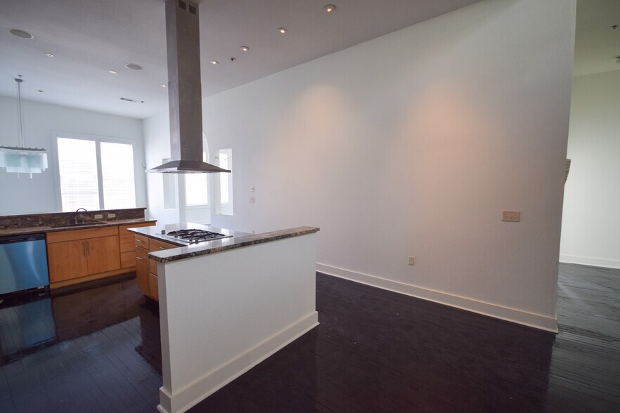 More Photos Of 417-419 Main St, North Little Rock Storefront Retail Office For Sale