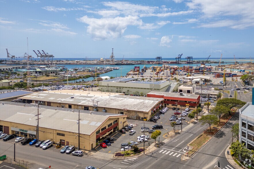 More Photos Of 1311 Kalani St, Honolulu Warehouse For Lease