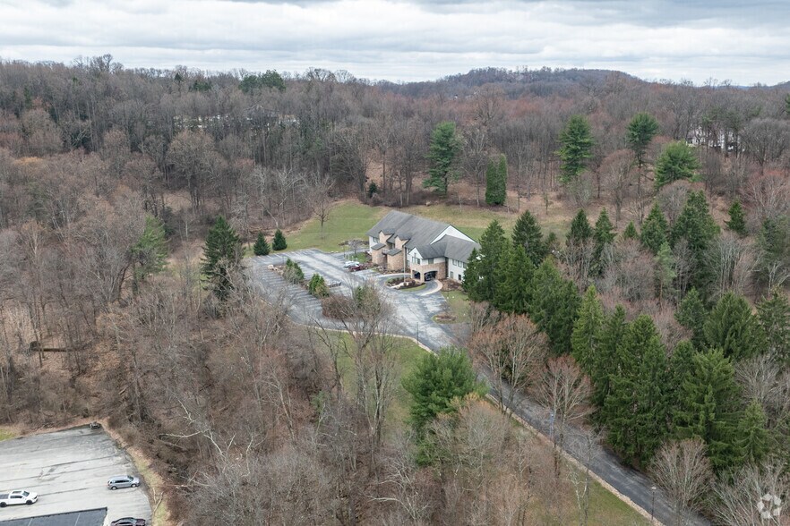 More Photos Of 220 Megawatt Ln, Greensburg Office For Sale