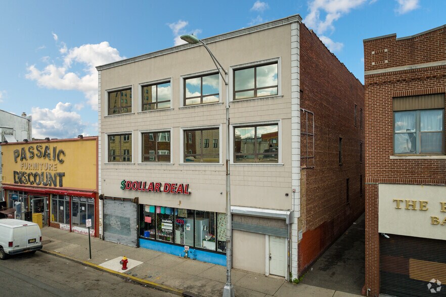 Primary Photo Of 196 Jefferson St, Passaic Office For Lease