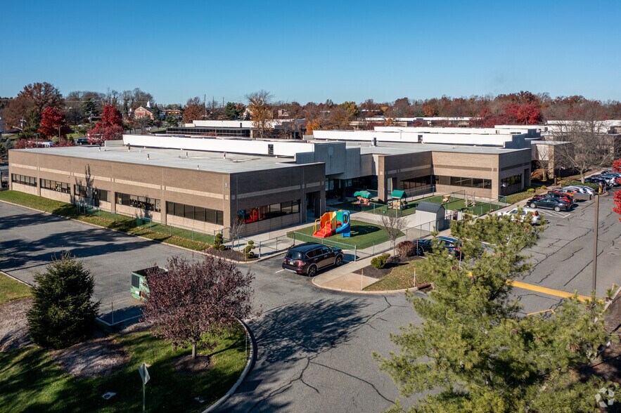 More Photos Of 1 Ethel Rd, Edison Office For Lease