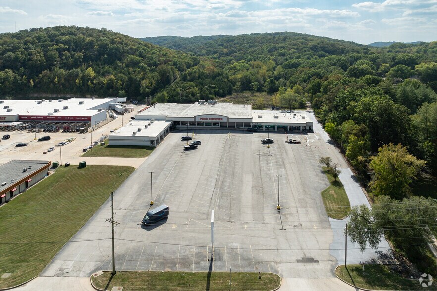 More Photos Of 4634-4639 Gravois Rd, House Spgs, House Springs Supermarket For Lease