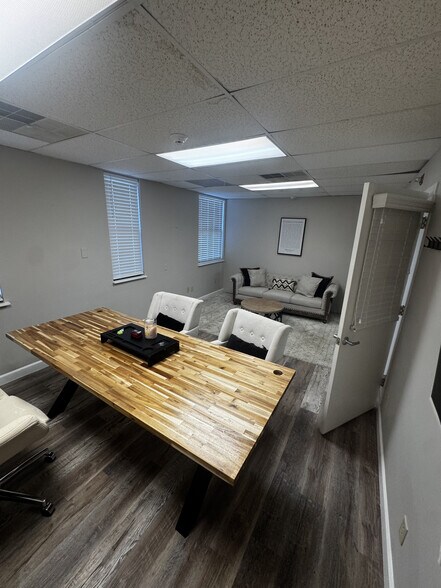 More Photos Of 453 N Lindbergh Blvd, Creve Coeur Office For Sale