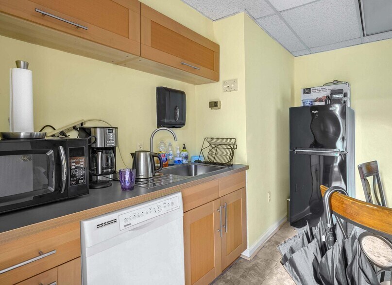 More Photos Of 1420 Prince St, Alexandria Office For Lease