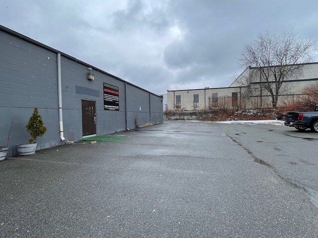 More Photos Of 11 Comstock Pky, Cranston Freestanding For Lease