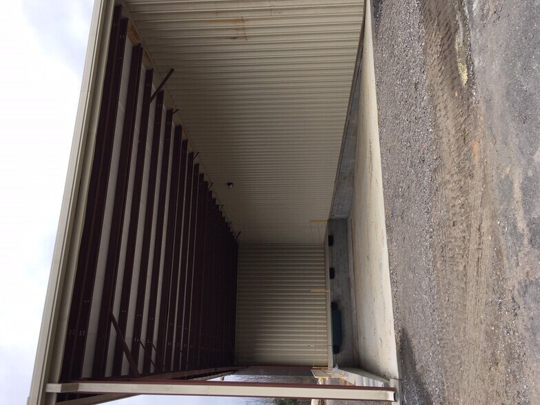 More Photos Of 123 Poplar Pointe Dr, Mooresville Flex For Lease