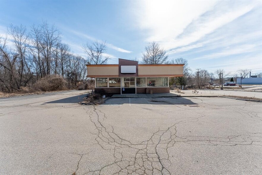 Primary Photo Of 641 Norwich New London Tpke, Uncasville Fast Food For Sale