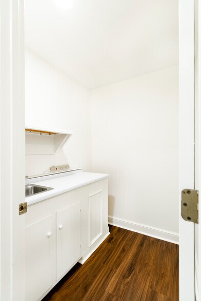 More Photos Of 125 S Milledge Ave, Athens Office Residential For Lease