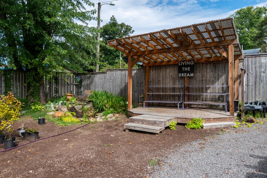 More Photos Of 204 Black Mountain Ave, Black Mountain Office Residential For Sale