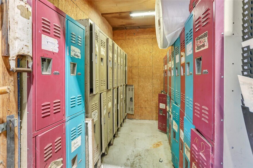 More Photos Of 875 Lakeview Dr, Deland Warehouse For Sale