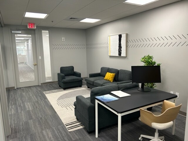 More Photos Of 1819 Main St, Sarasota Office Residential For Lease