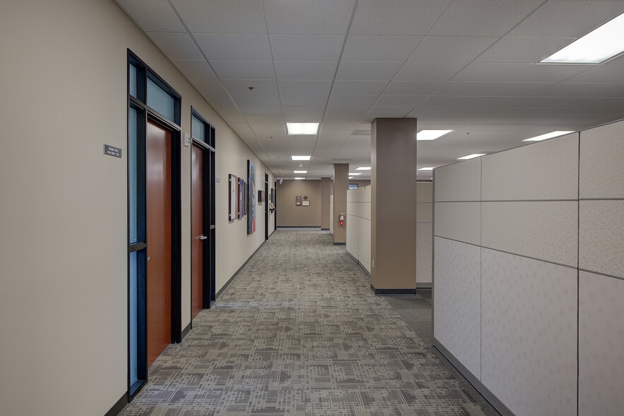 More Photos Of 11200 W 93rd St, Overland Park Flex For Lease