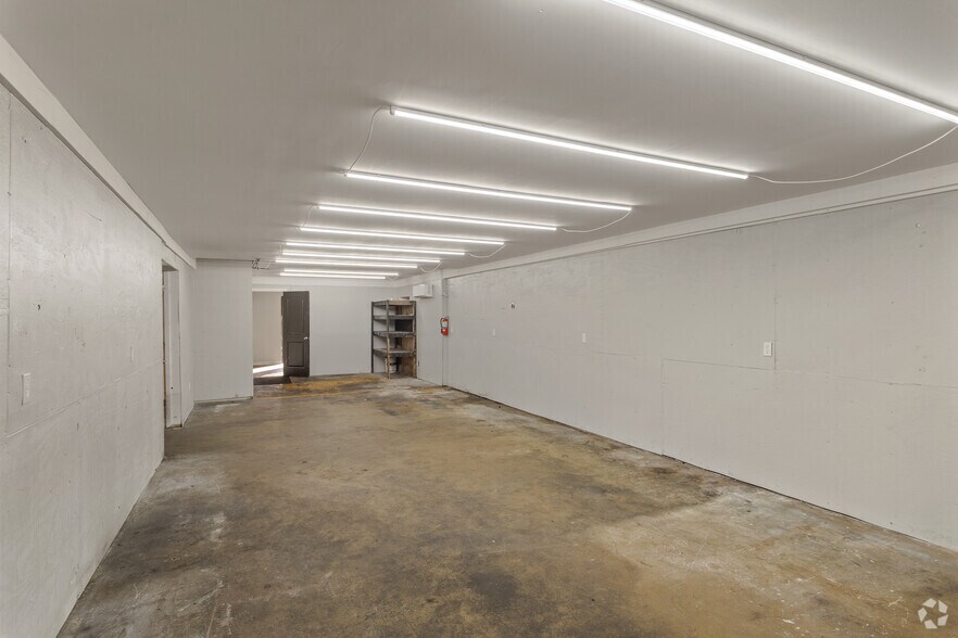 More Photos Of 1566 SE South Niemeyer Cir, Port Saint Lucie Warehouse For Sale