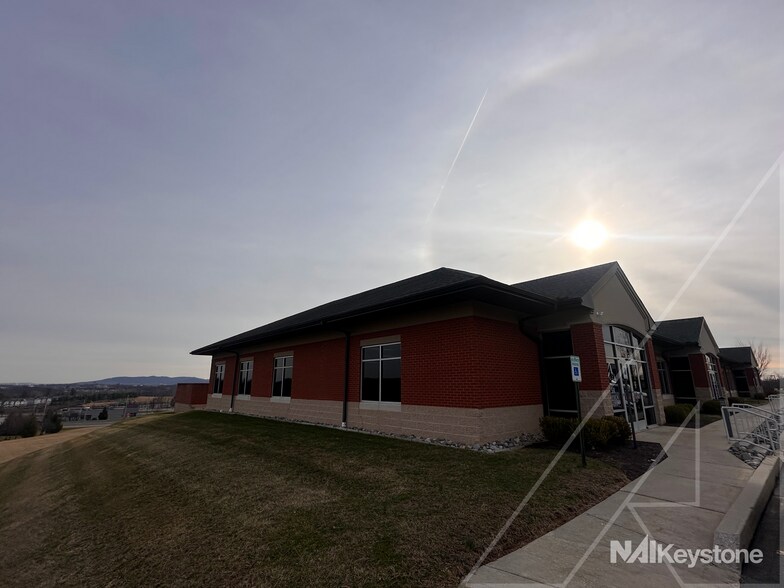 More Photos Of 2758 Century Blvd, Reading Office For Lease