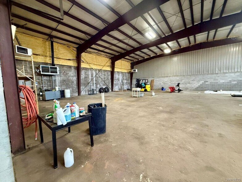 More Photos Of 8555 Packard Rd, Niagara Falls Warehouse For Lease