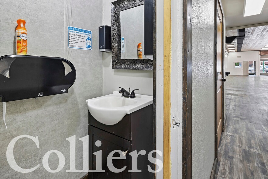 More Photos Of 113 Main Ave E, Twin Falls Storefront For Sale