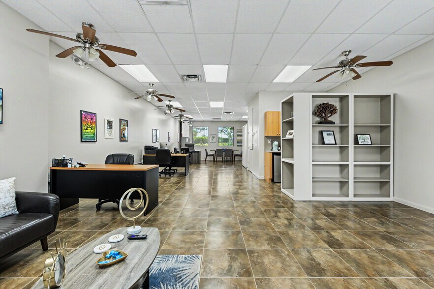 More Photos Of 10600 Griffin Rd, Cooper City Office For Sale