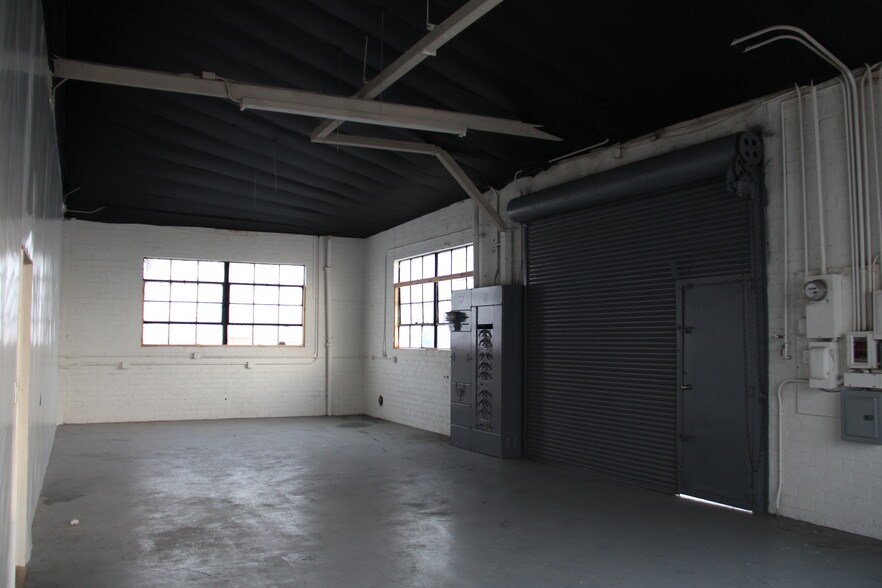 More Photos Of 1522 W 135th St, Gardena Manufacturing For Sale