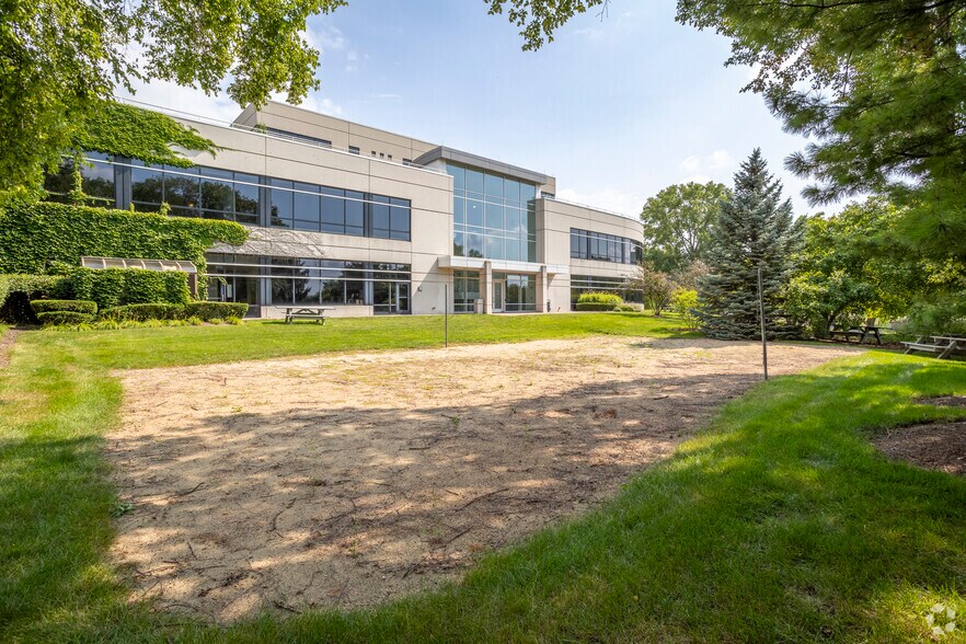 More Photos Of 955 American Ln, Schaumburg Office For Lease