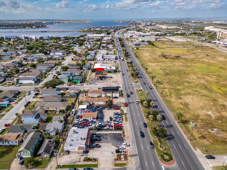 More Photos Of 5427 Broadway St, Galveston General Retail For Sale