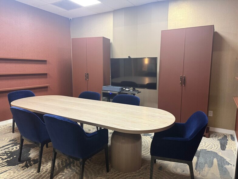 More Photos Of 1406-1416 N Dixie Hwy, Hollywood Warehouse For Lease