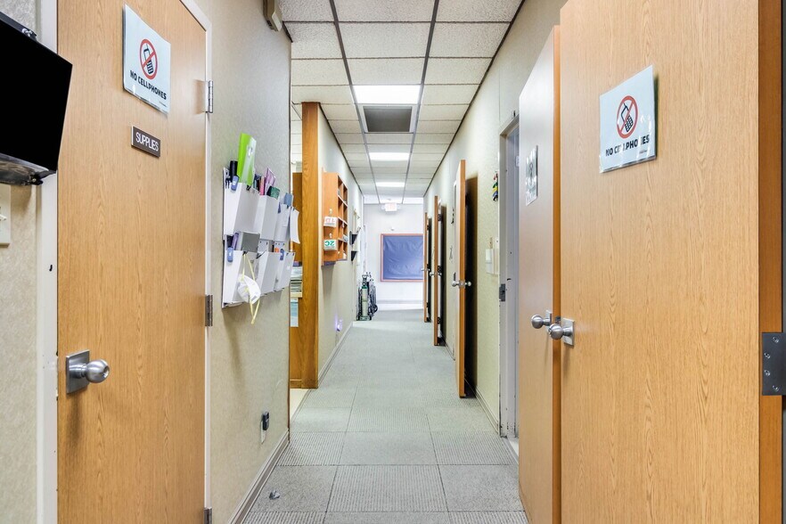 More Photos Of 3839 W Congress St, Lafayette Medical For Sale