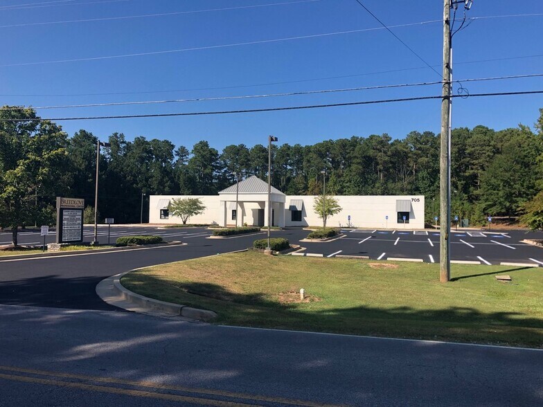 More Photos Of 705 Breedlove Dr, Monroe Medical For Lease