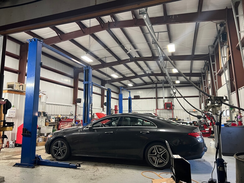 More Photos Of 7 Colonel Dr, Bourne Auto Repair For Sale