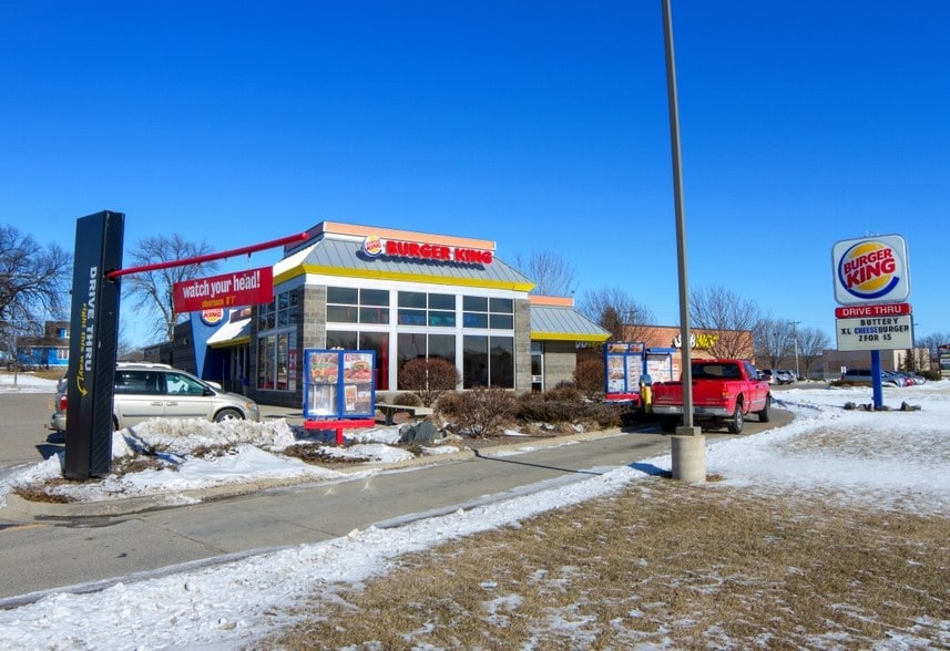 Primary Photo Of 1611 Highway 12 E, Willmar Fast Food For Sale