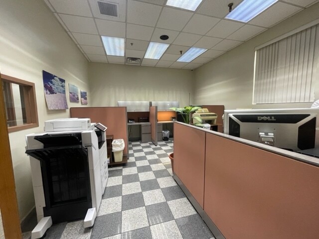 More Photos Of 18-81 Steinway St, Astoria Warehouse For Sale