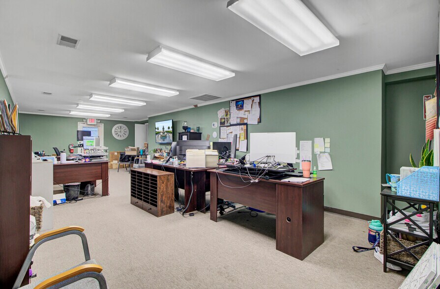 More Photos Of 3806-3816 Ladson Rd, Ladson Flex For Lease