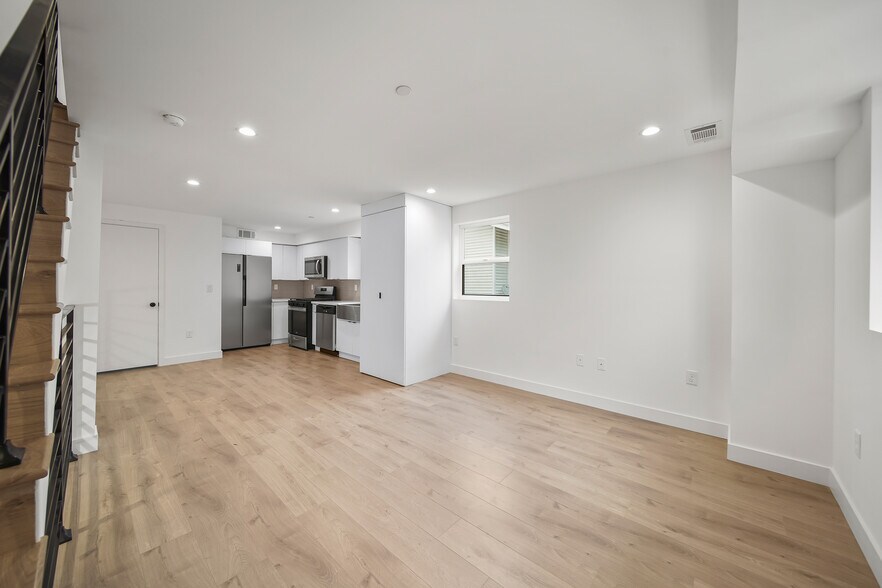 More Photos Of 171 S Hoover St, Los Angeles Apartments For Sale