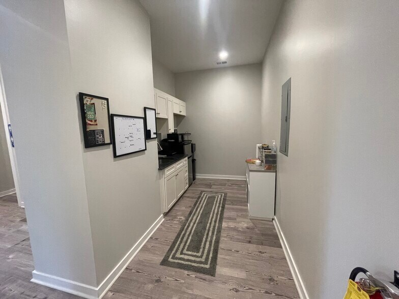 More Photos Of 6110 McFarland Station Dr, Alpharetta Medical For Lease