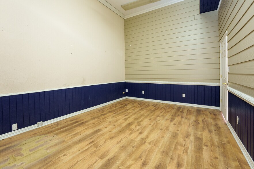 More Photos Of 406 N State Line Ave, Texarkana Storefront Retail Residential For Lease