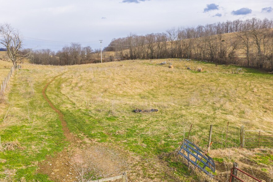 More Photos Of 230 Barn Ave, North Tazewell Land For Sale