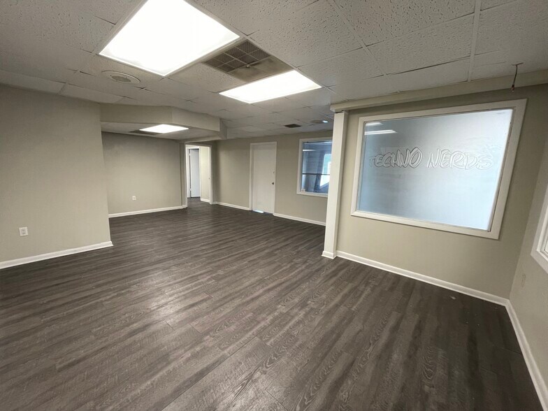 More Photos Of 710 W Colonial Dr, Orlando Office For Lease