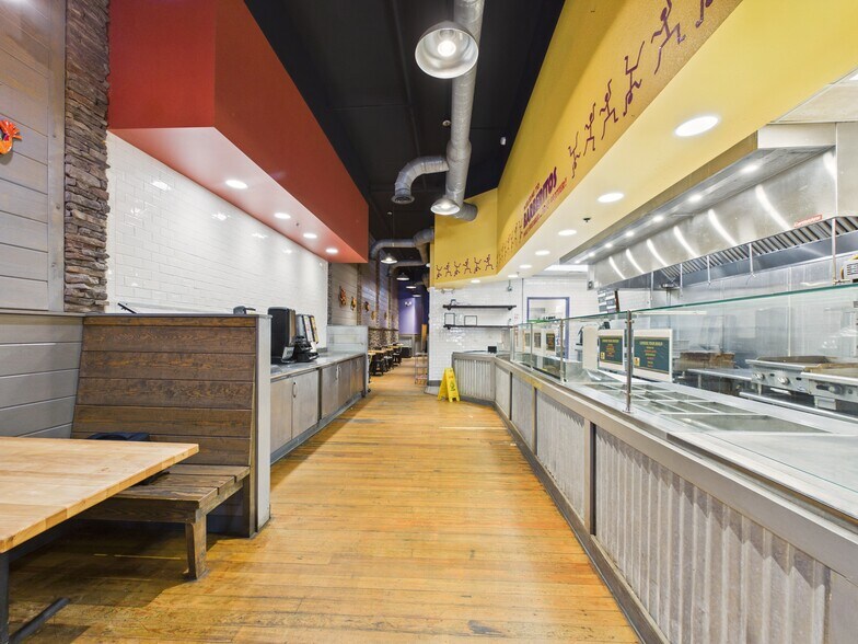 More Photos Of 1014 Broadway, Columbus Storefront Retail Residential For Lease