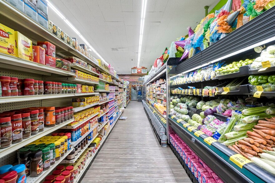 More Photos Of 217 S L St, Dinuba Freestanding For Sale