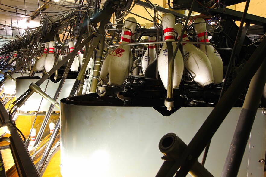 More Photos Of 141 W 7th St, North Bend Bowling Alley For Sale