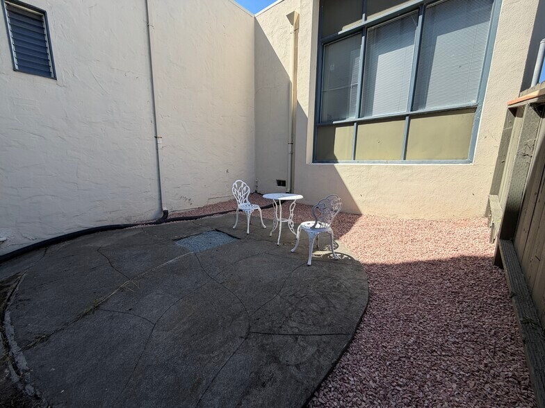 More Photos Of 435 Valley View Rd, El Sobrante Office For Lease