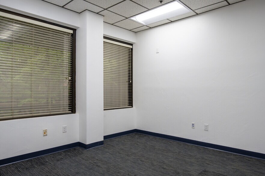 More Photos Of 3434 Truxtun Ave, Bakersfield Office For Lease