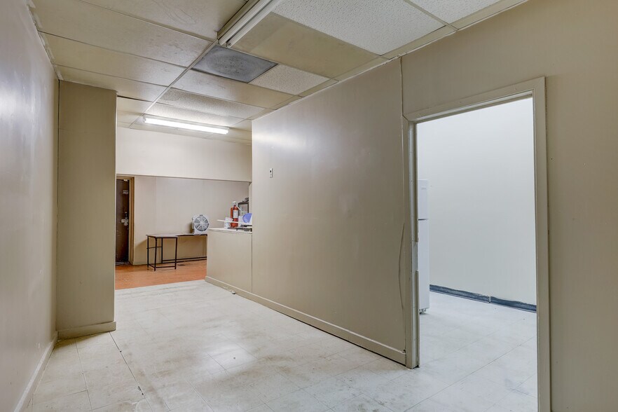 More Photos Of 21559 Grand River Ave, Detroit Storefront For Lease