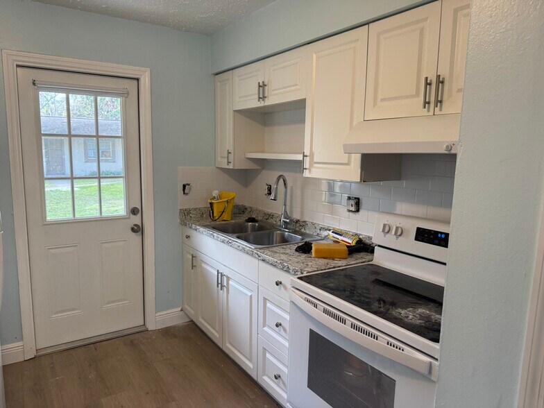 More Photos Of 14207 N 12th St, Tampa Apartments For Sale