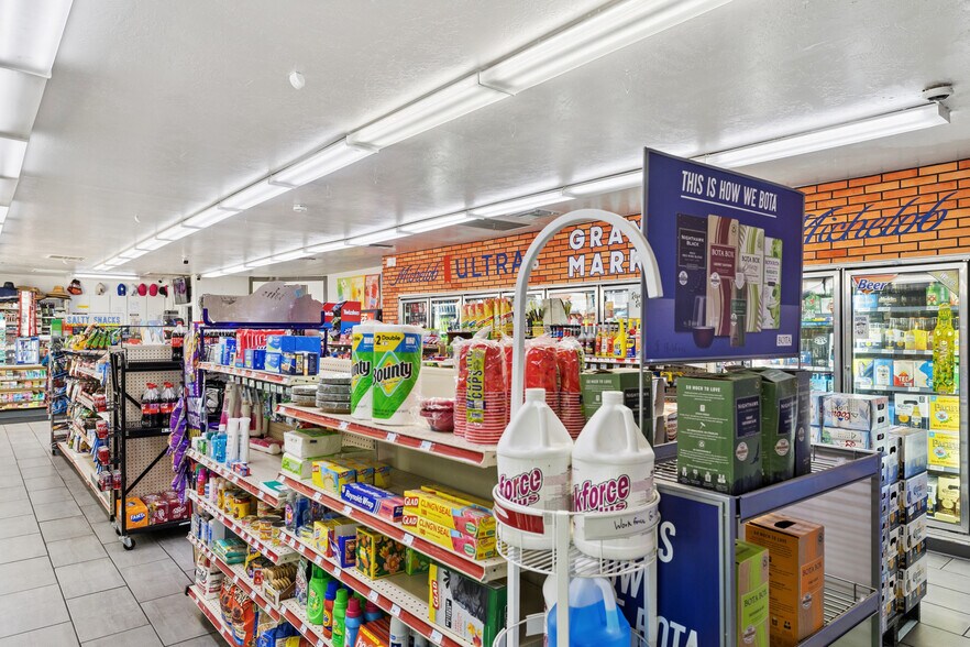 More Photos Of 320 W Florence Blvd, Casa Grande Convenience Store For Sale