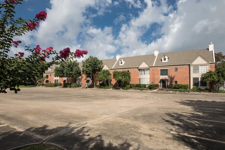 More Photos Of 16815 Royal Crest Dr, Houston Loft Creative Space For Sale