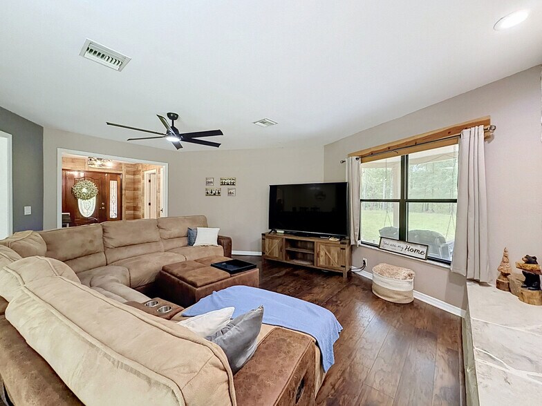 More Photos Of 26311 Willow St, Brooksville Specialty For Sale