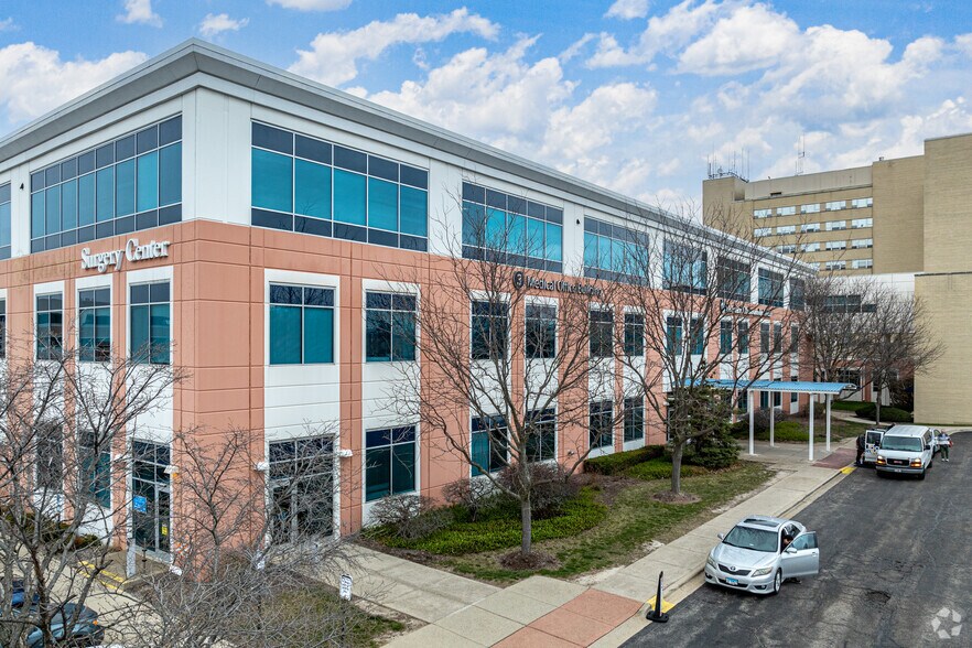 Primary Photo Of 301 Madison St, Joliet Medical For Lease